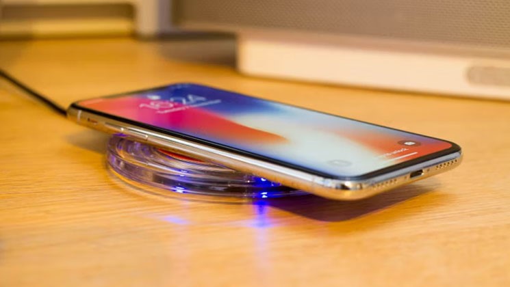 شارژر وایرلس چیست + تکنولوژی شارژ بی سیم در گوشی‌‌های هوشمند